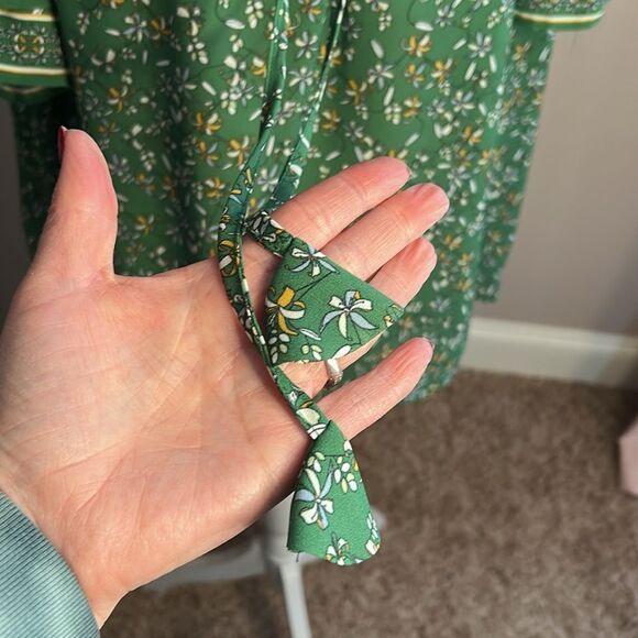 EUC Max Studio Blouse(size 1X) - Picture 4 of 9